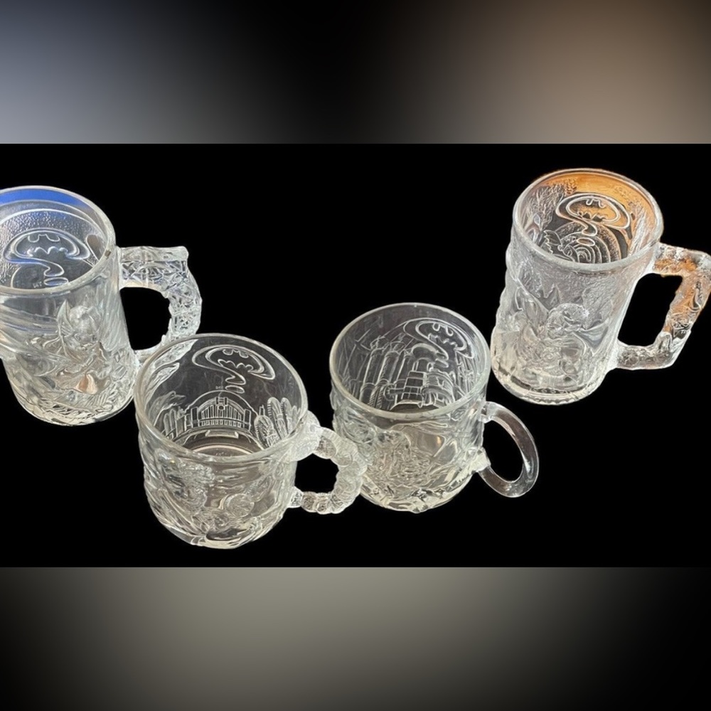 1995 Set of 4 Vintage Collectable Batman Glass Mcdonalds French Glass Cups